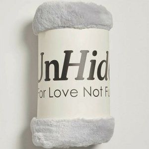 NEW Unhide Lil' Marshmallow Blanket in Grey